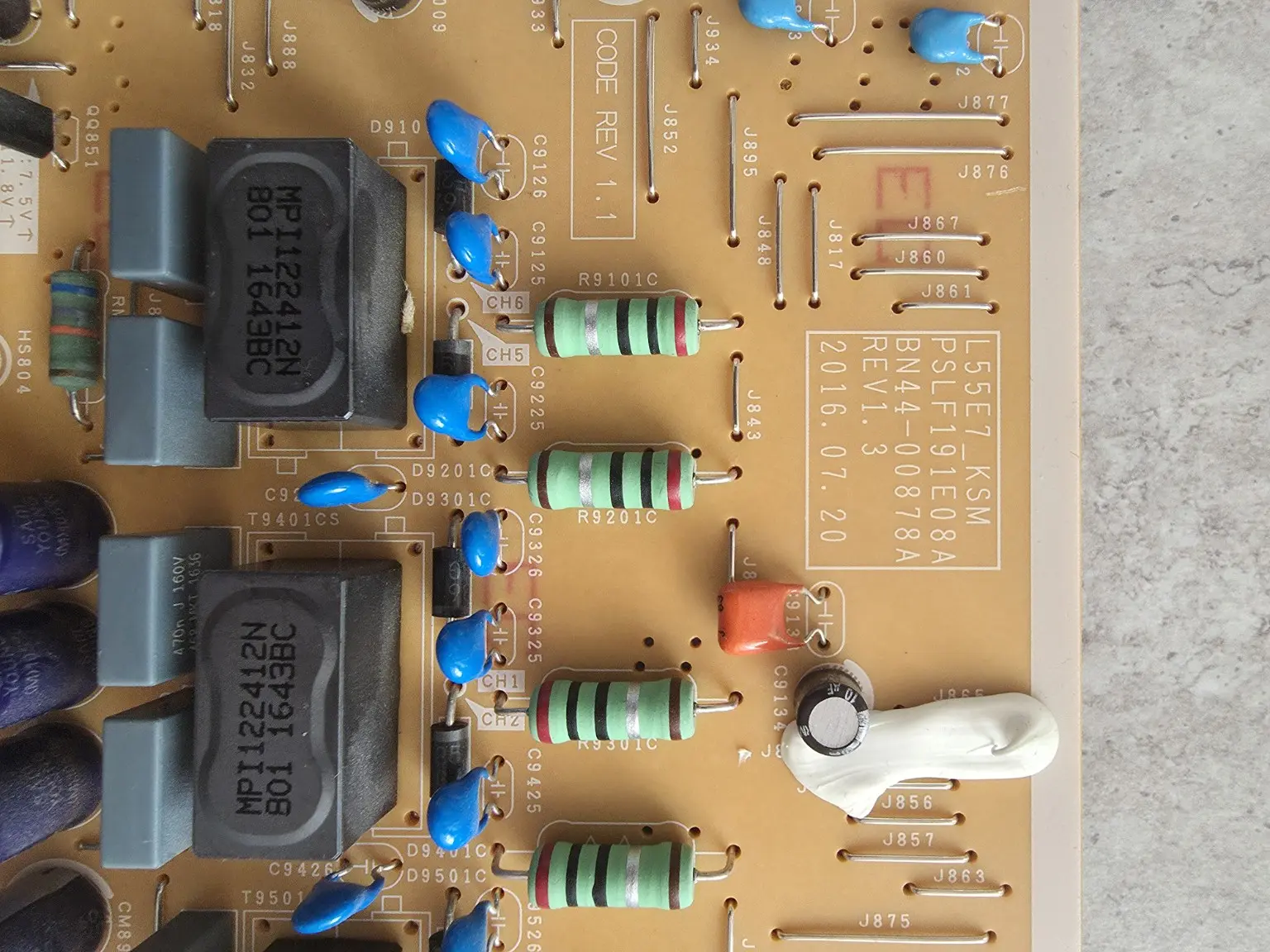 Opdruk BN44-00878A en PSLF191E08A op Samsung voedingsprint