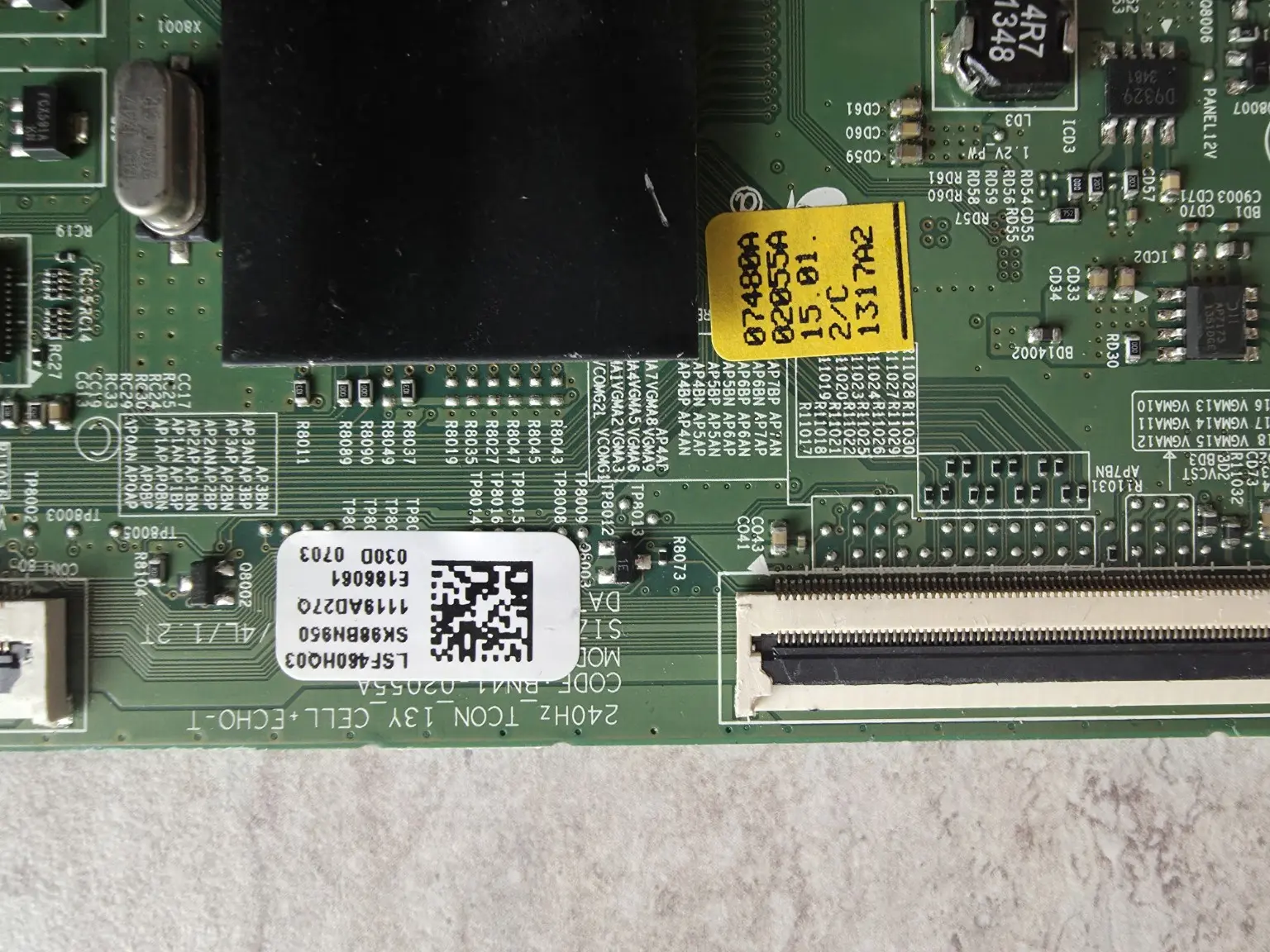 Detail van LSF480HJ03-sticker op Samsung BN41-02254A T-Con board