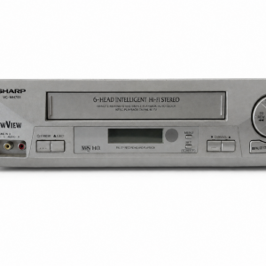 Voorzijde van Sharp VC-MH781GM(S) VHS-videorecorder op witte achtergrond